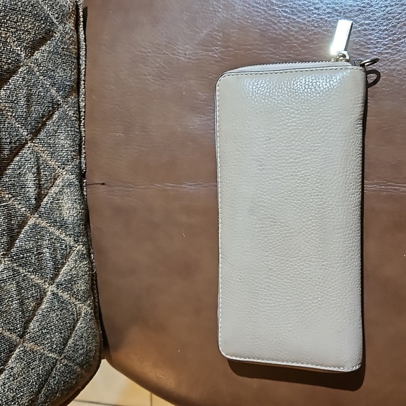 Michael Kors Jet Set Pebbled Leather Large Zip Around Travel Continental Wallet - Picture 2 of 4